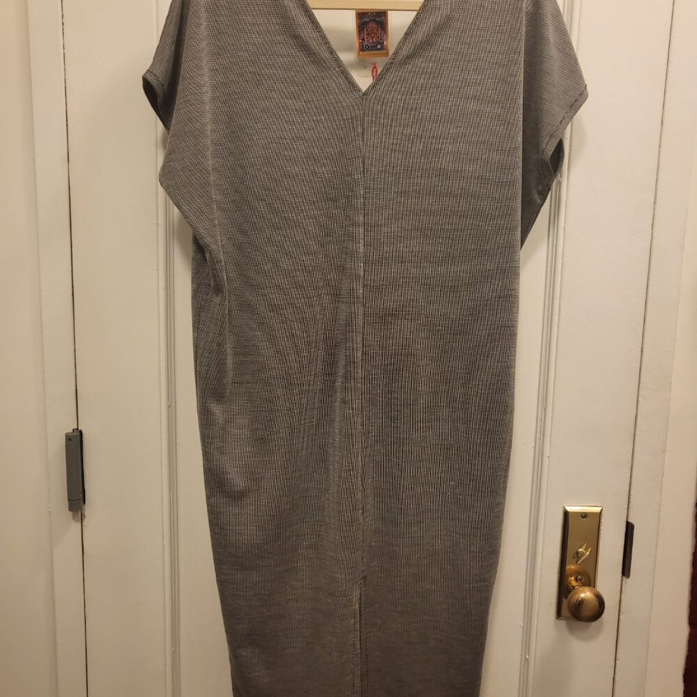 Open front and back V shape dress
